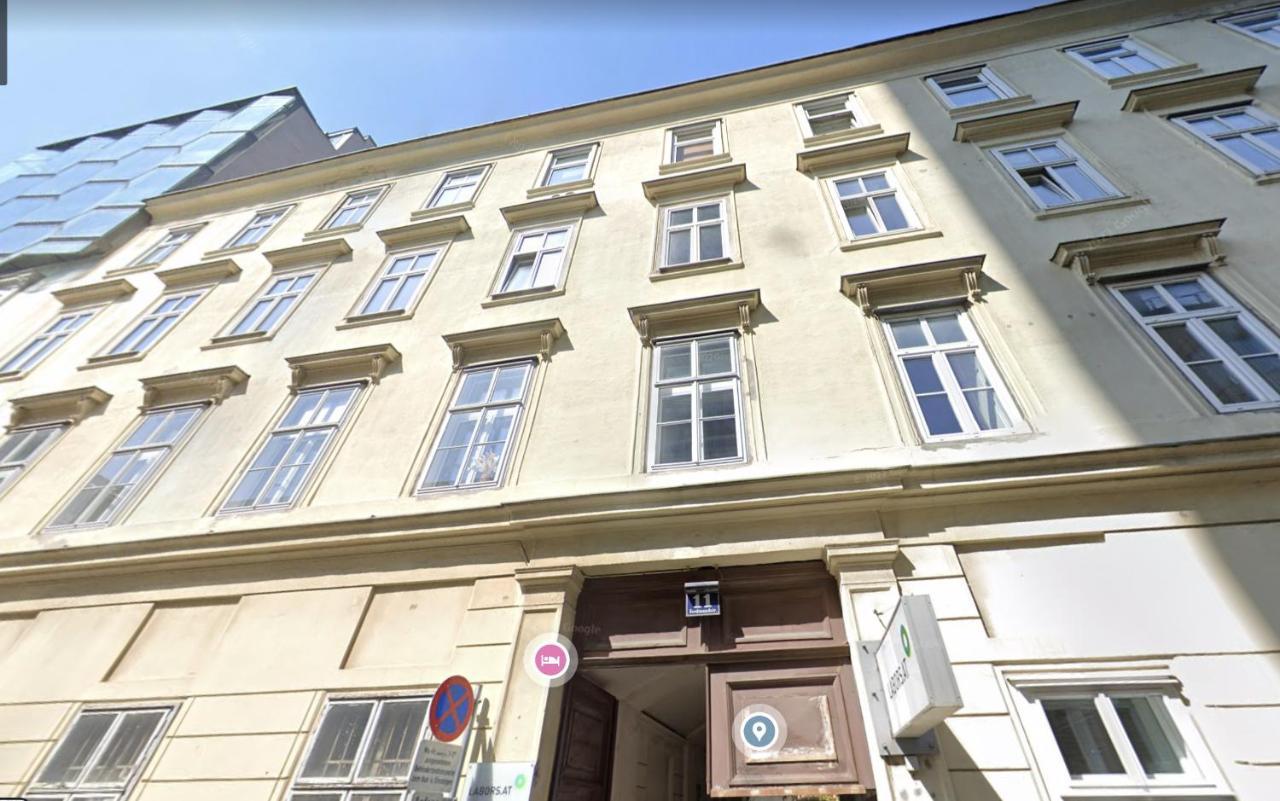 Luxurious Maisonette Apartment At The Heart Of Wina Bagian luar foto